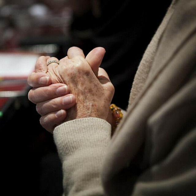 Prevarenoj i pokradenoj ženi dijagnosticirana je senilna demencija