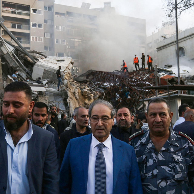 Sirijski ministar vanjskih poslova Faisal Miqdad posjećuje mjesto napada