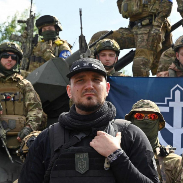 Denis Kapustin sa svojim borcima
