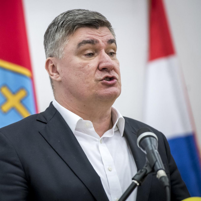 Predsjednik Zoran Milanović sudjelovao je na obilježavanju 32. obljetnice utemeljenja Hrvatskog vijeća obrane u Kninu