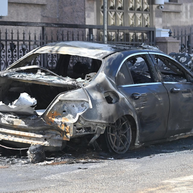 Izgoreni Mercedes u Dubravi