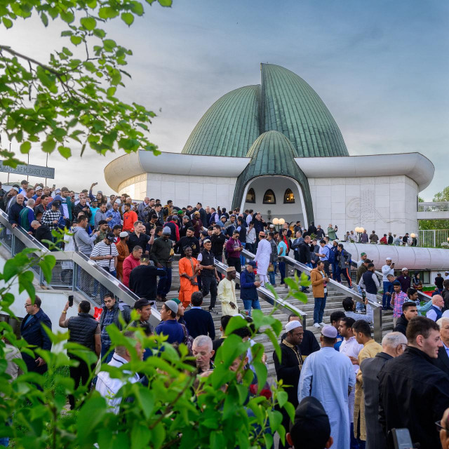 Klanjanje i molitva povodom Ramazanskog bajrama u Islamskom centru u Zagrebu