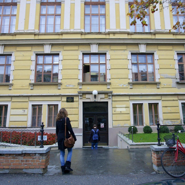 Zgrada Filozofskog fakulteta u Osijeku