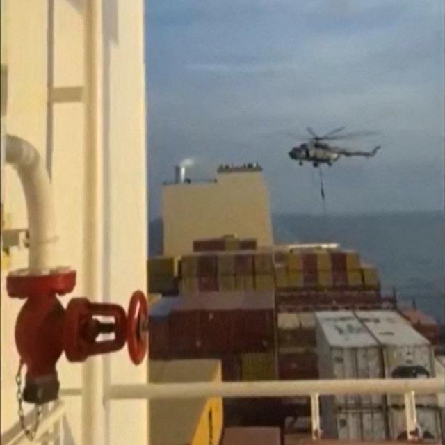 Iranska revolucionarna garda zaplijenila je u subotu kontejnerski brod ”vezan uz cionistički režim (Izrael) u Zaljevu