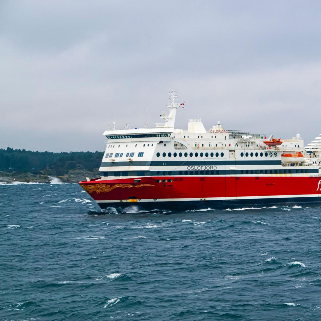 Brod ”Dalmacija”  donedavno je nosio ime ”Oslofjord”, a izgrađen je 1993. u norveškom brodogradilištu Fosen Mekaniske Verksteder AS. Rekonstruiran je 2014. u STX-u u Finskoj prema projektu OSK designa, koji radi za vodeće svjetske brodarske kompanije