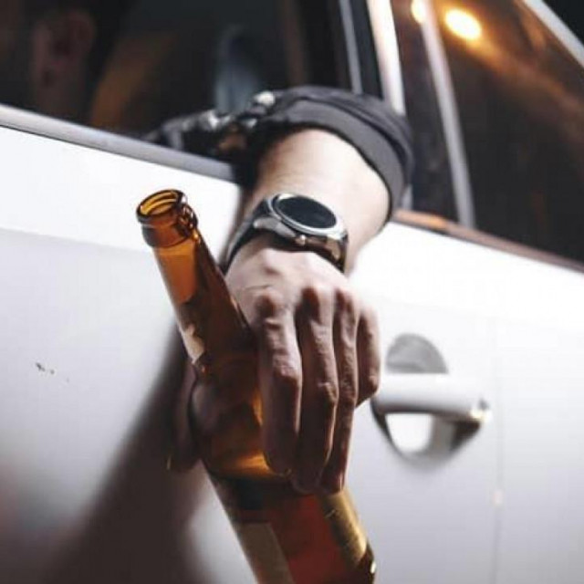 Vožnja pod utjecajem alkohola (ilustracija)