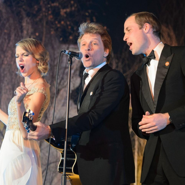 Princ William pjeva s Taylor Swift (left) i Jon Bon Jovijem na gala večeri u Kensingtonskoj palači
