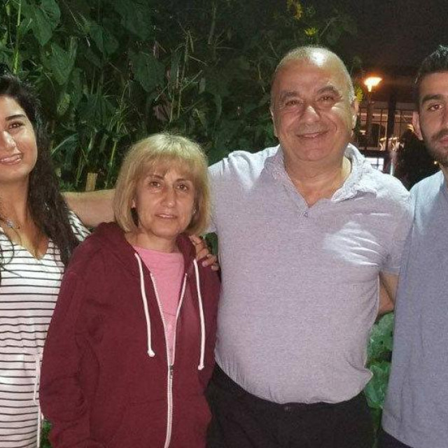 Faraj Jarjour s obitelji (treći s lijeva na desno)