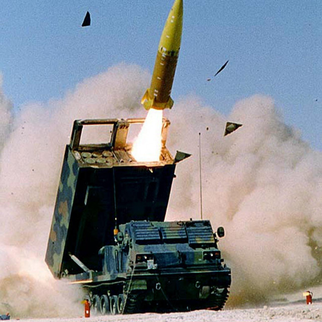 Lanser ispaljuje Army Tactical Missile System (ATACMS) Block 1