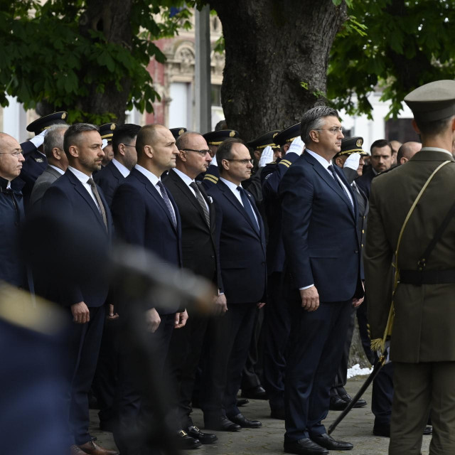 Andrej Plenkovic i predstavnici Vlade polozili su vijenac kod spomen-obiljezja Kocka vedrine