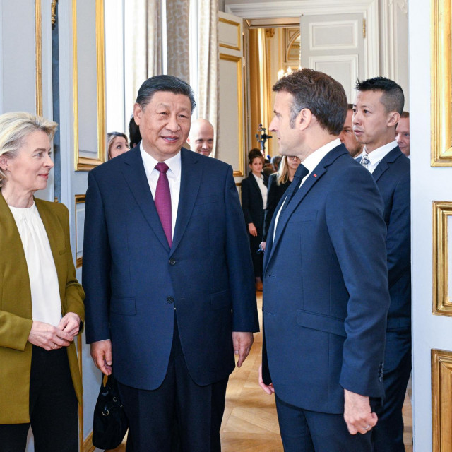 Xi Jinping s Emmanuelom Macronom i Ursulom von der Leyen 