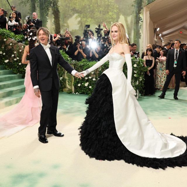 NEW YORK, NEW YORK - MAY 06: (L-R) Keith Urban and Nicole Kidman attend The 2024 Met Gala Celebrating ”Sleeping Beauties: Reawakening Fashion” at The Metropolitan Museum of Art on May 06, 2024 in New York City. Dia Dipasupil/Getty Images/AFP (Photo by Dia Dipasupil/GETTY IMAGES NORTH AMERICA/Getty Images via AFP)