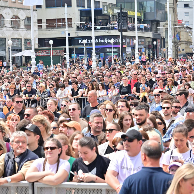 Tisuće građana okupile su se na zagrebačkom središnjem trgu