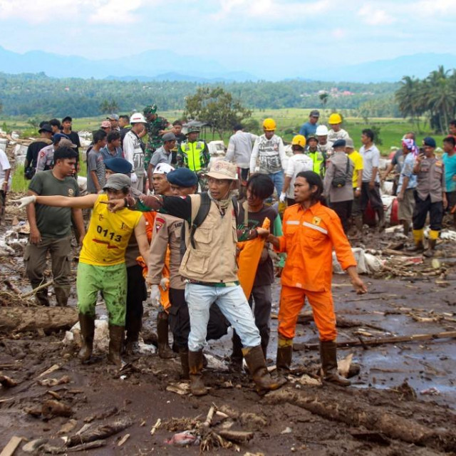 Nakon erupcije vulkana na Sumatri poginula je 41 osoba