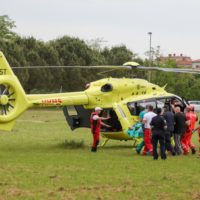 Helikopter Hitne medicinske sluzbe prevezao je u Rijeku radnika koji je zadobio opekline