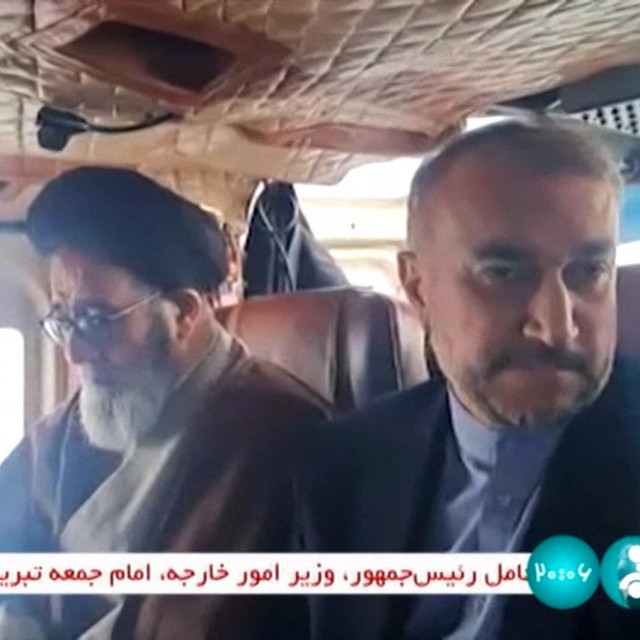 Predsjednik Ebrahim Raisi i šef iranske diplomacije Hossein Amir-Abdollahian (desno) u helikopteru prije kobnog leta