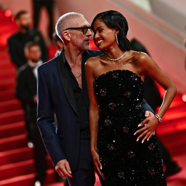 Vincent Cassel i njegova djevojka Narah Baptista na 77. filmskom festivalu u Cannesu