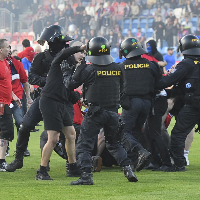 Neredi u Plzeň nakon finala Kupa