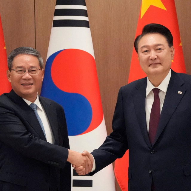 Kineski premijer Li Qiang i južnokorejski predsjednik Yoon Suk Yeol