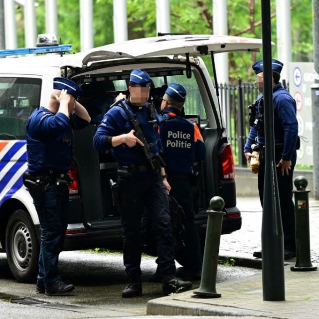 Belgijska policija ispred zgrade EU parlamenta