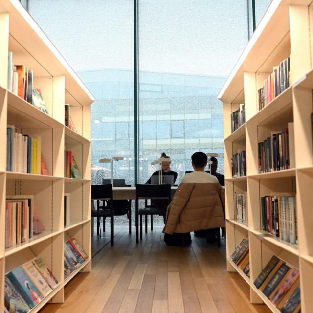 Središnja knjižnica Oodi u Helsinkiju, Finska, ilustrativna fotografija