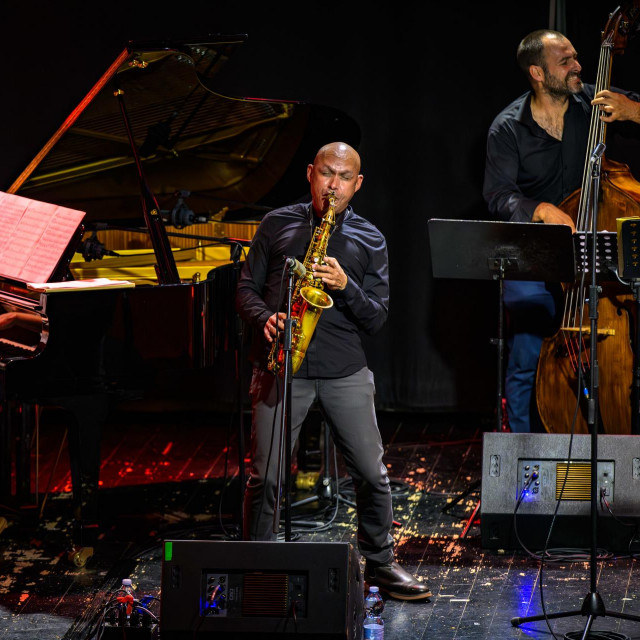 Slavni saksofonist Miguel Zenón i JazzIstra Four oduševili publiku, otvoreno Pulsko kulturno ljeto