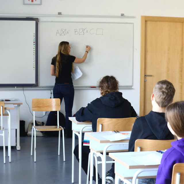 Učenici osmih razreda pišu prvi nacionalni ispit iz hrvatskog jezika
 