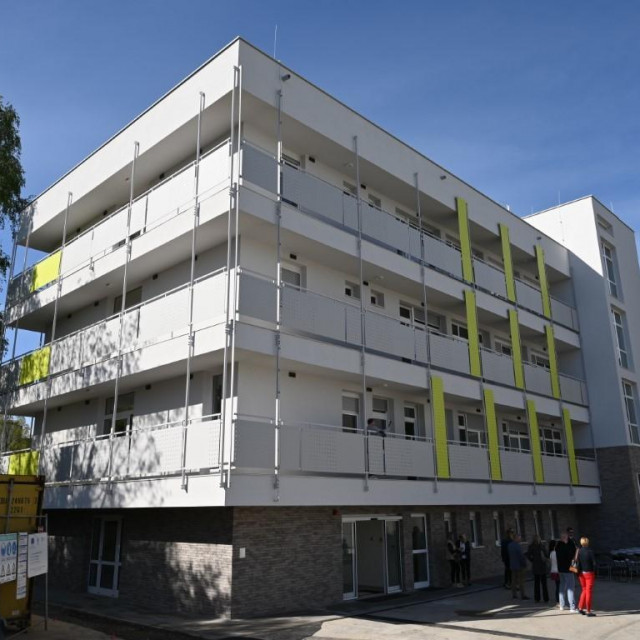 Obnovljena zgrada nove interne u Sisku