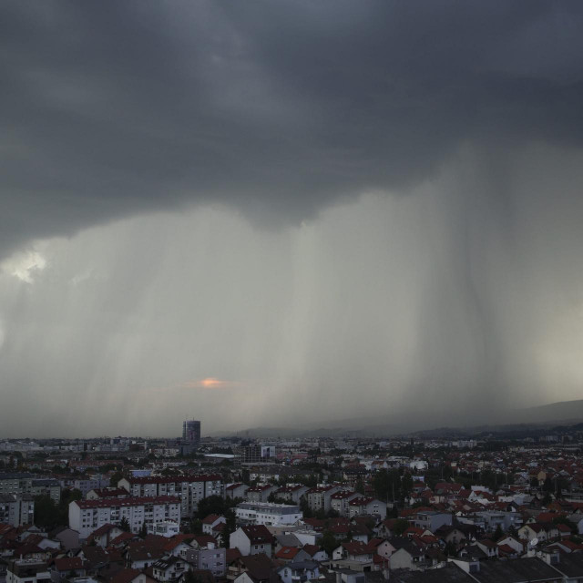 Oluja nad Zagrebom