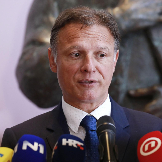 Nakon sjednice predsjednik Sabora Jandroković dao je izjavu za medije