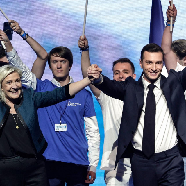Jordan Bardella i Marine Le Pen u Francuskoj bi mogli pobijediti Macrona