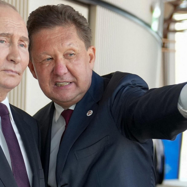 Vladimir Putin  u Sankt Petersburgu sa šefom Gazproma Aleksejem Millerom