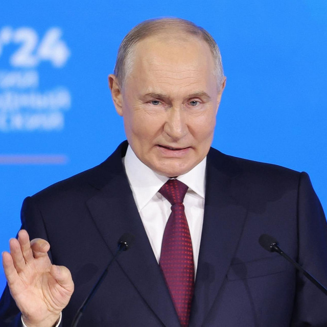 Vladimir Putin na Međunarodnom ekonomskom forumu u Sankt Peterburgu