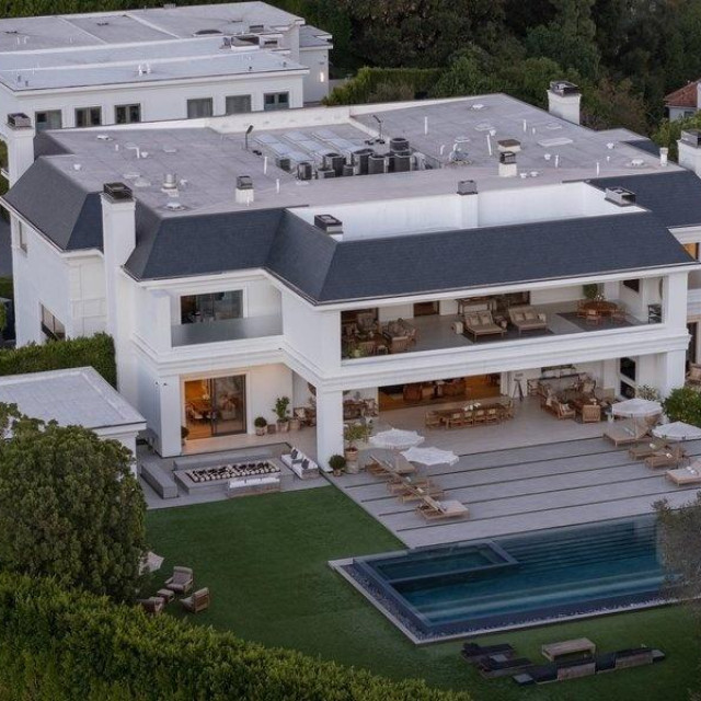 Vila Bena Afflecka i Jennifer Lopez u Beverly Hillsu