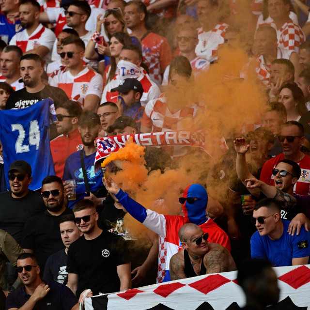 Hrvatski navijači na stadionu