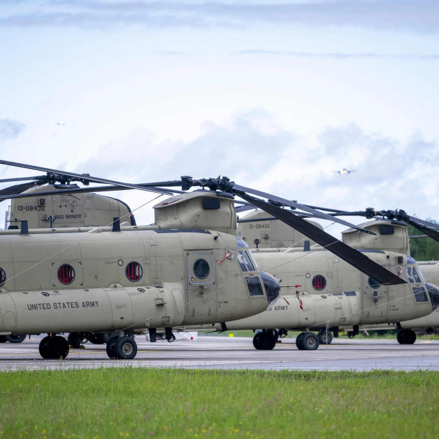 Helikopteri kojima su stigli sudionica summita