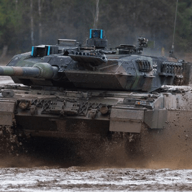 Njemački tenk Leopard 2A7, američki Abrams M1A2 SEPv3 i južnokorejski K2
