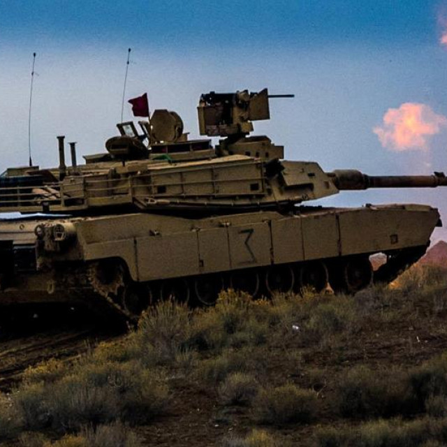 Tenk Abrams M1A2