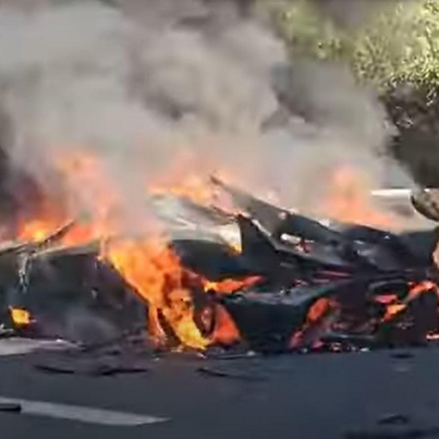 Zapaljeni Koenigsegg Jesko