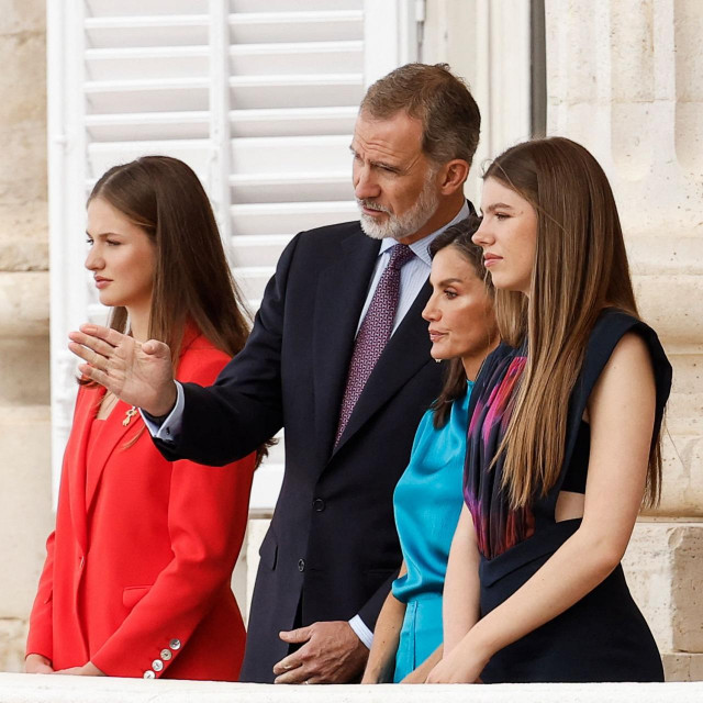 Obitelj na balkonu kraljevske palče Zarzuela