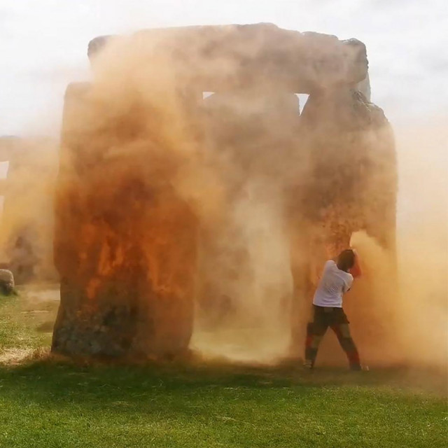 Napad na Stonehenge