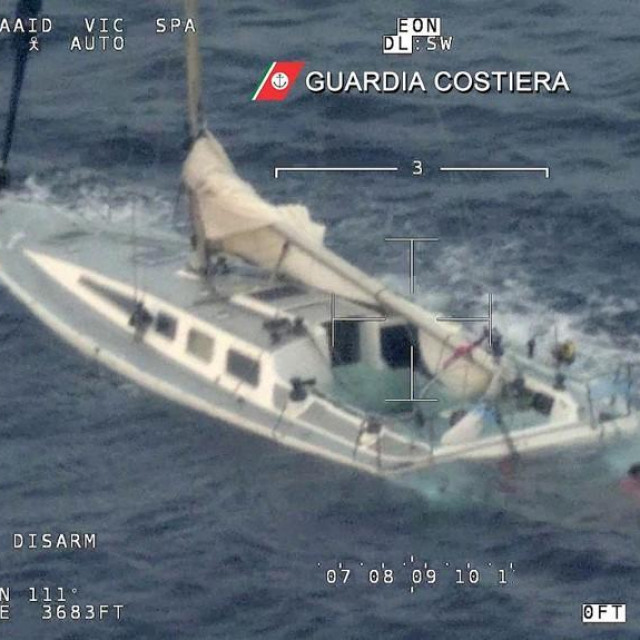 Talijanska obalna straža i dalje traga za nestalima