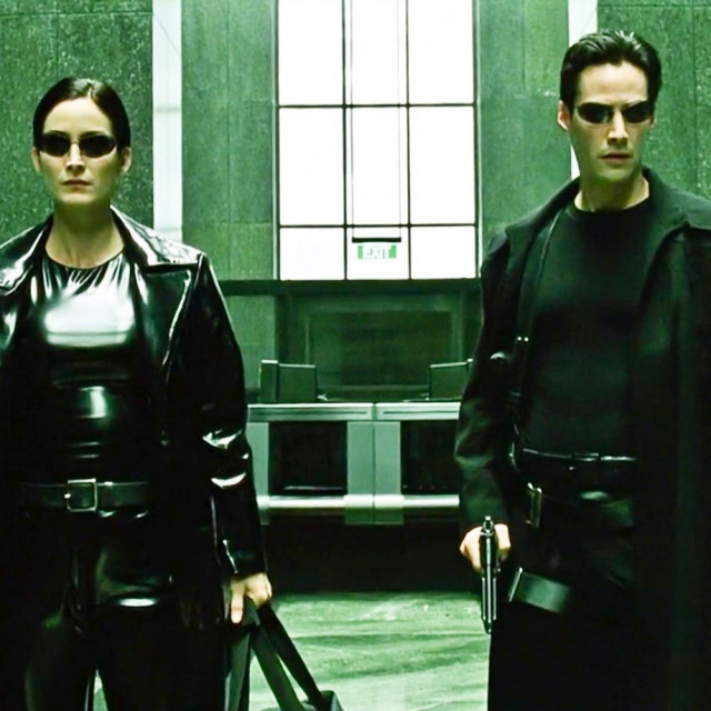 Keanu Reeves i Carrie-Anne Moss, ©Warner Bros film: The Matrix (1999). 