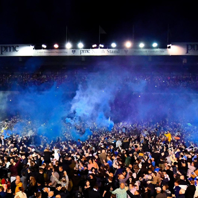 Slavlje navijača Portsmoutha nakon povratka u Championship