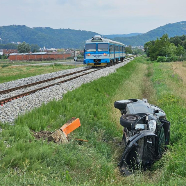 Sudar vlaka i automobila u Požegi