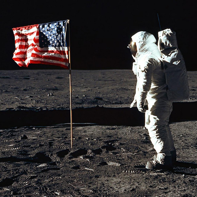 Edwin E. ”Buzz” Aldrin, Jr. na Mjesecu