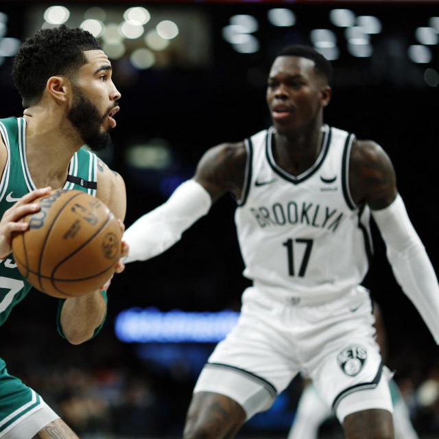  Jayson Tatum i Dennis Schroder