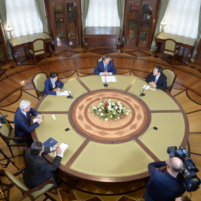 Financial Action Task Force često održava sastanke s ministrima financija i državnim čelnicima. Na fotografiji, jedan takav upriličen u Moskvi. Fotografija je arhivska