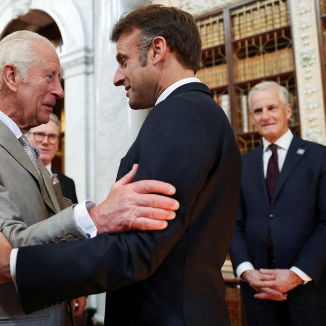 Kralj Charles III. i Emmanuel Macron