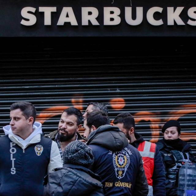 Nakon atentata na političkog vođu Hamasa Ismaila Haniyeha, grupa ljudi napala je Starbucks u istočnoj Turskoj.